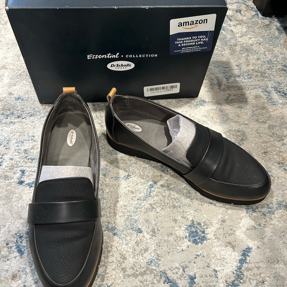 Dr. Scholl's Black and Tan Loafers for Women - Picture 2 of 2